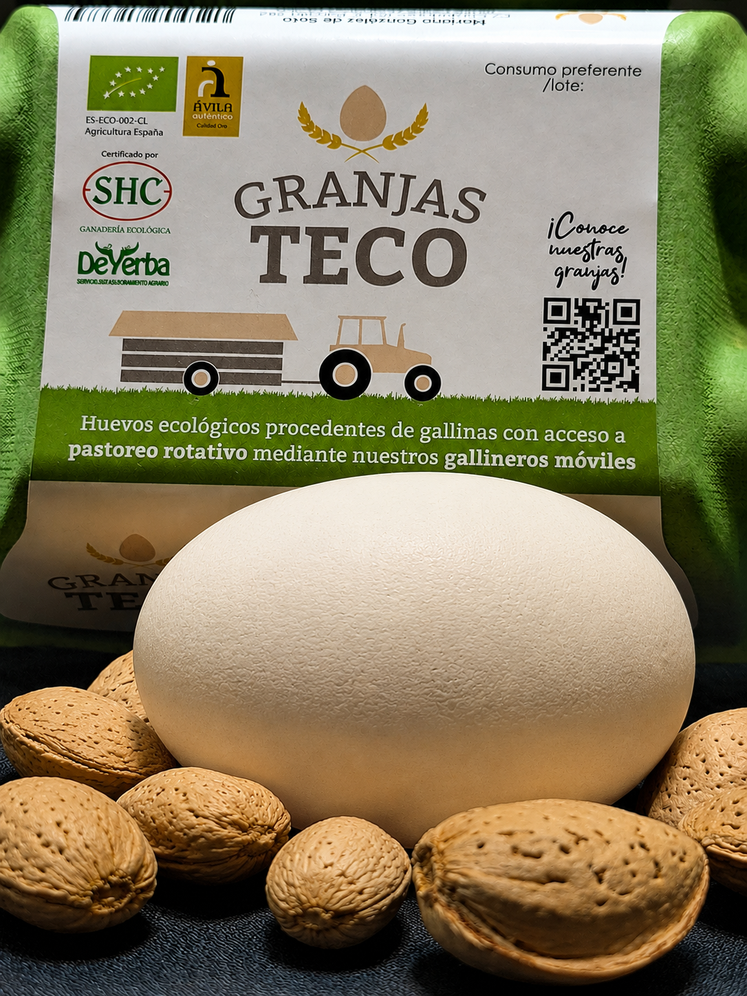 Oferta: Lote con 2 docenas de huevos XL, 4 huevos de Oca y 2 kg de almendras, todo de Granjas TECO, ecológico y regenerativo