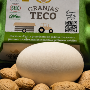 Oferta: Lote con 2 docenas de huevos XL, 4 huevos de Oca y 2 kg de almendras, todo de Granjas TECO, ecológico y regenerativo